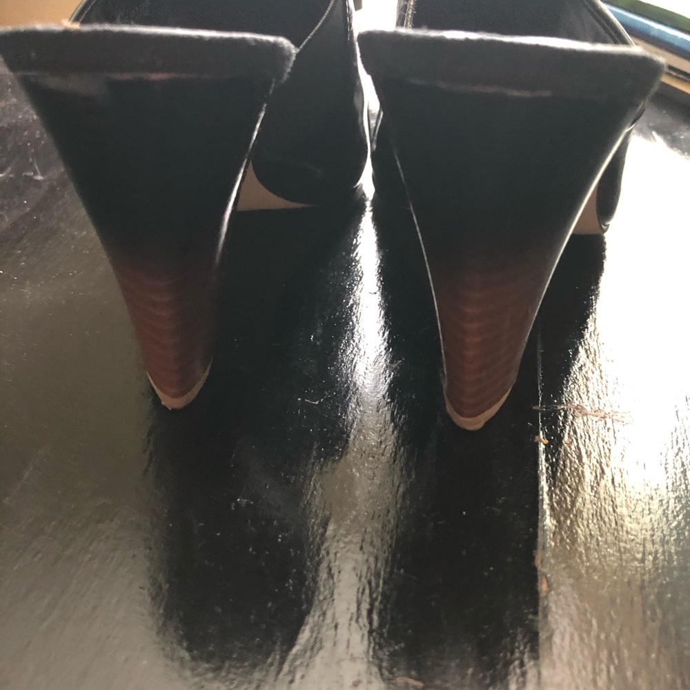 Shoes - Picture 2 of 5